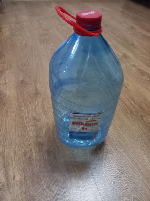 Пластиковые бутылки - 5л, 6л, 9л.