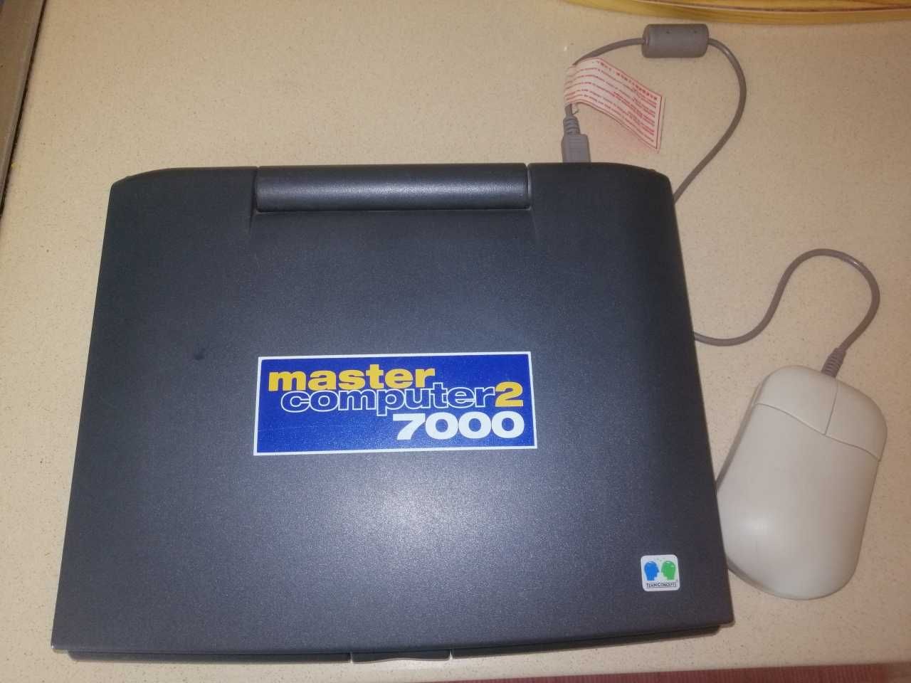 Computador didático para criança. Com rato.