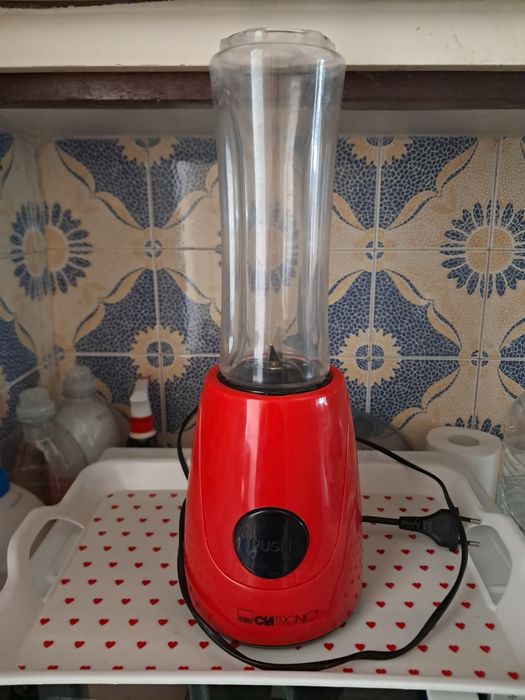 Liquidificadora a funcionar a 100%