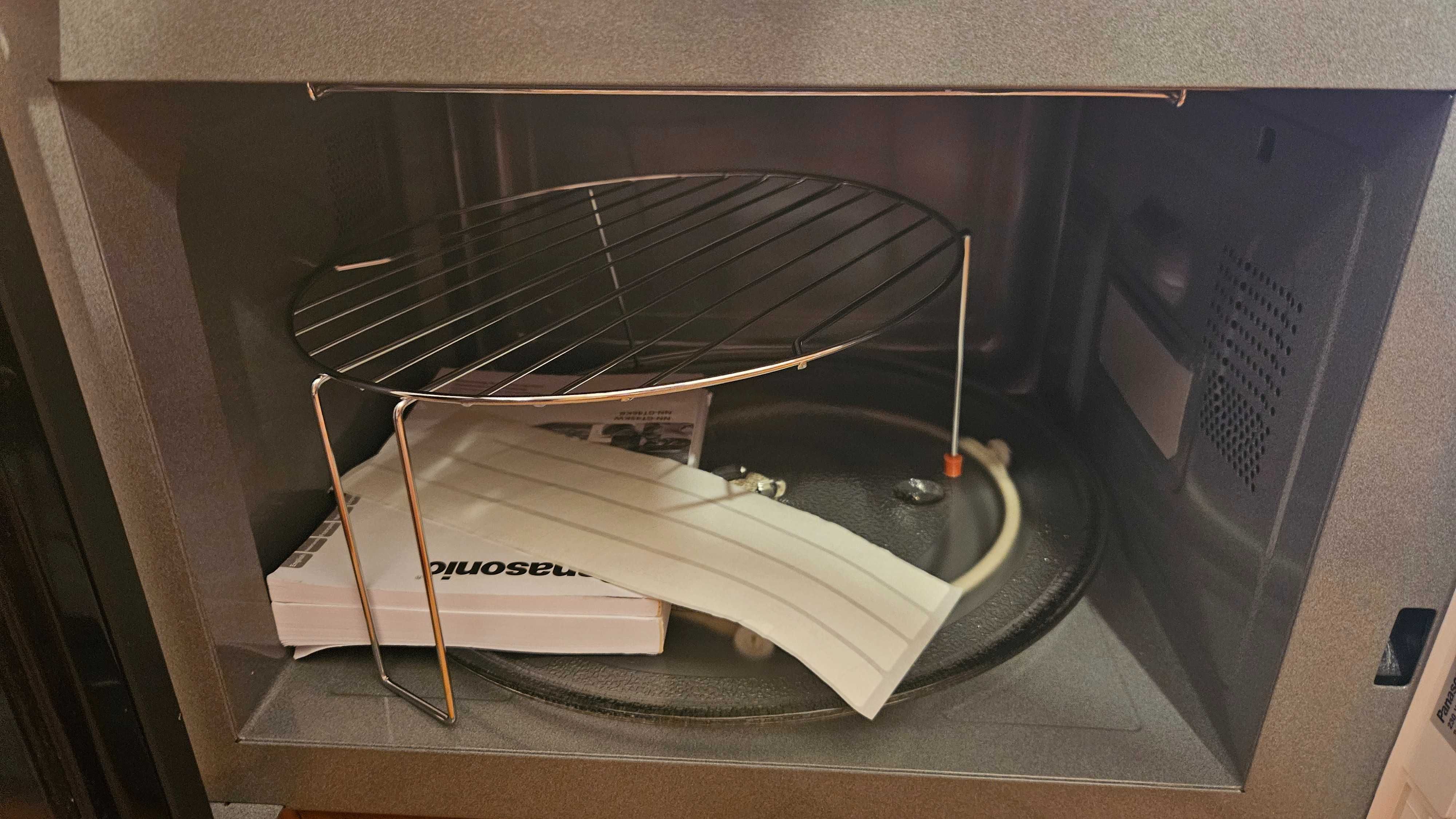 Panasonic NN-GT45 inwerterowa kuchenka mikrofalowa z grillem 1000W