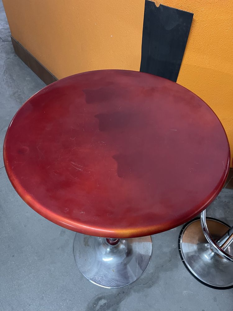 Mesa de bar e banco vermelho madison