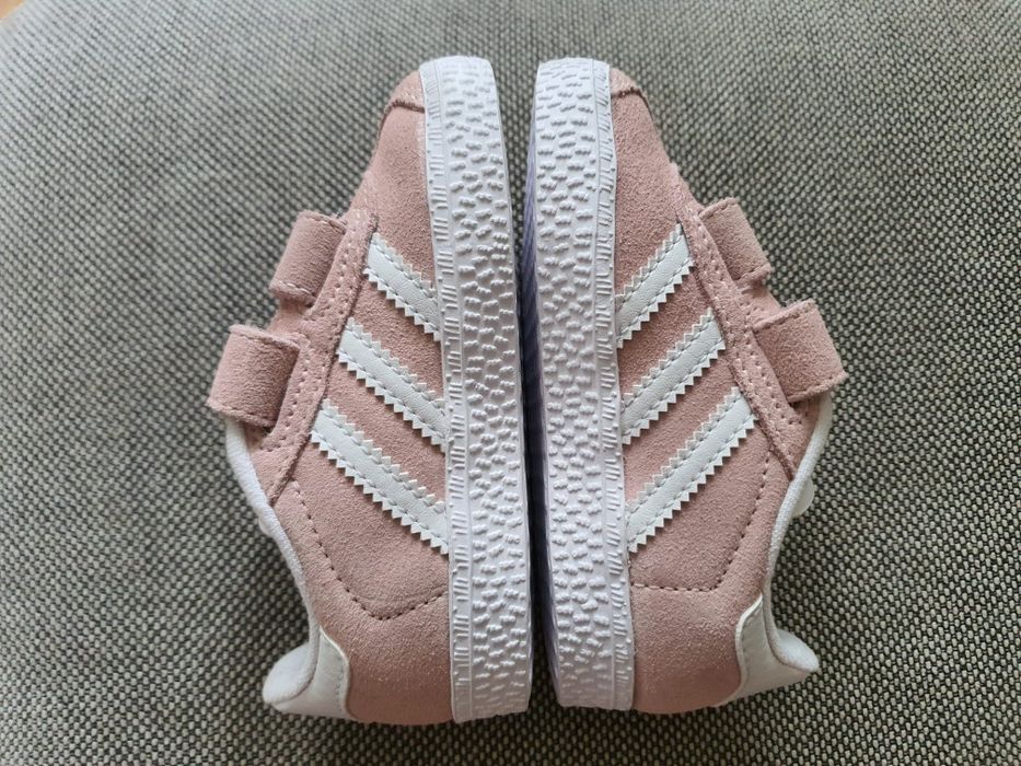 Tênis adidas menina Novos