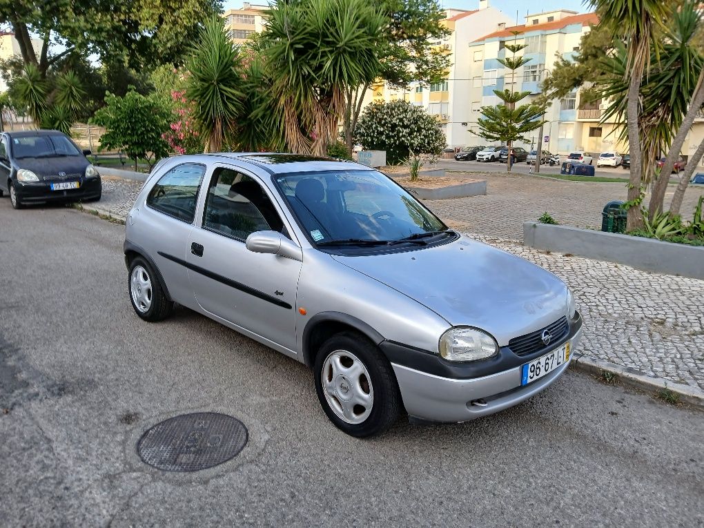 Opel corsa 1.2 gasolina com tudo em dia e pronto a andar
