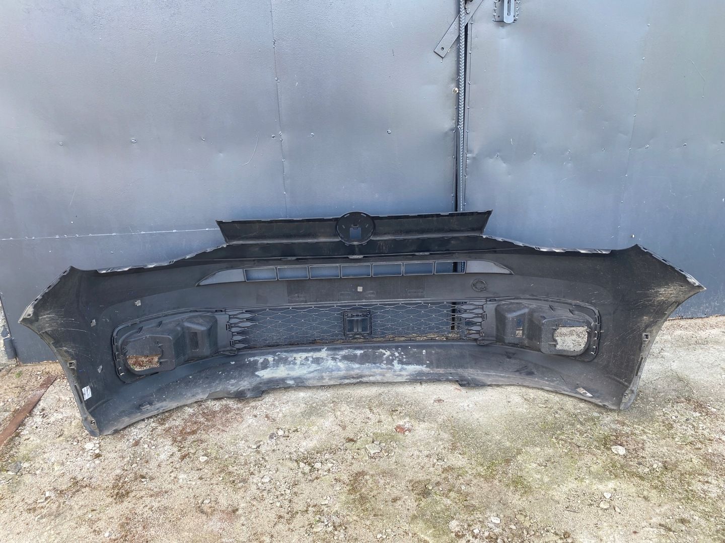 VW caddy V 5 zderzak przód przedni