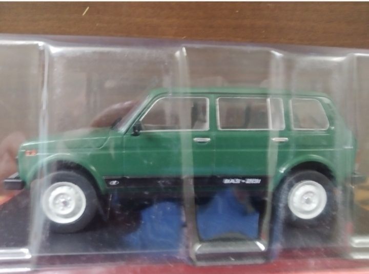 Моделі Mercedes та інші 1/24