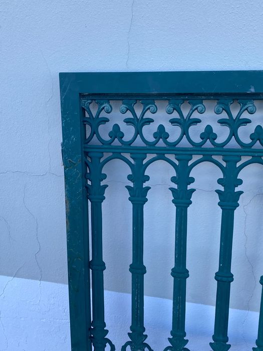 Portão em alumínio maciço e trabalhado