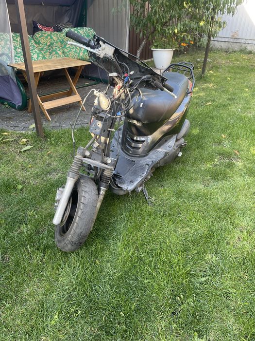 Продам на запчасти скутер axis street 125