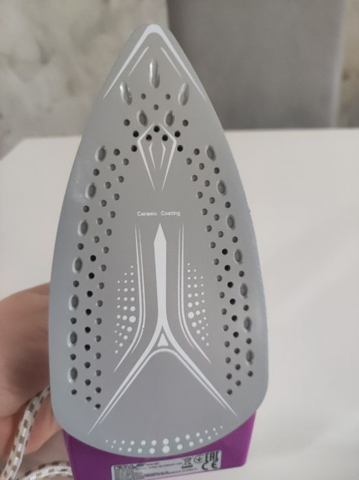 Małe żelazko Rovus