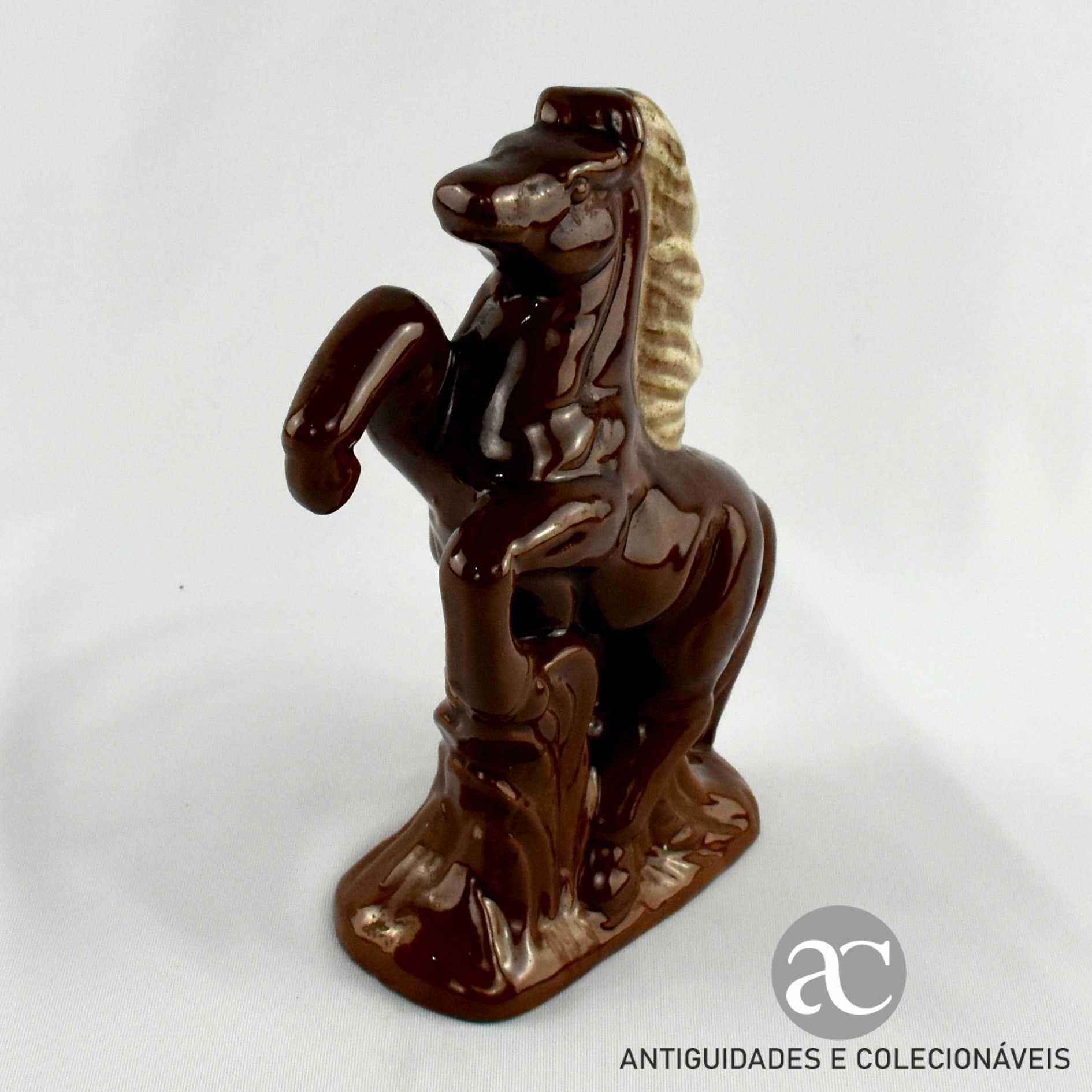 Figura de Cavalo em terracota