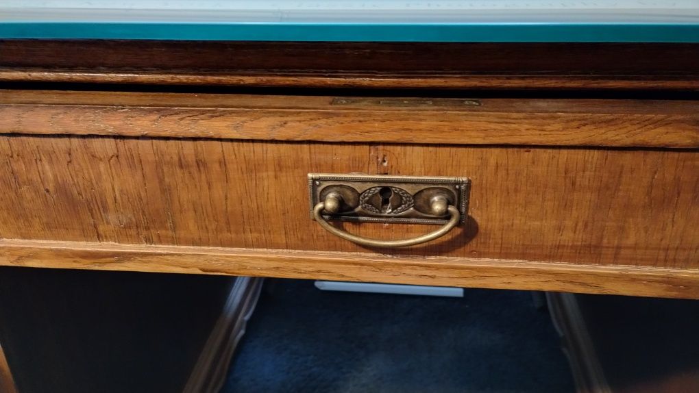 Stare biurko po renowacji