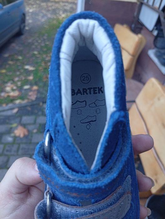 Nowe buciki profilujące stópke r.25