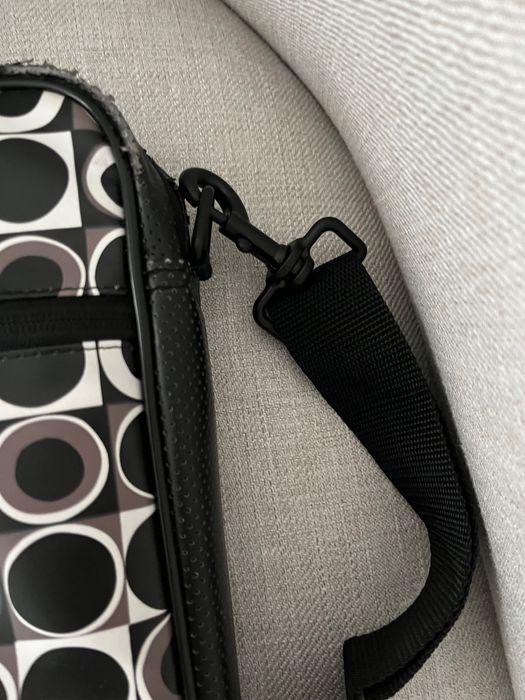 Mala portátil com padrão