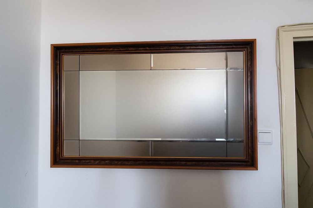 Espelho antigo biselado com moldura