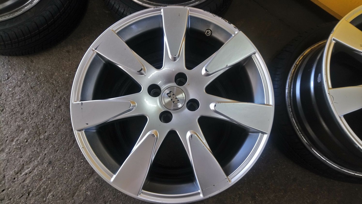 4 Felgi aluminiowe używane 17'' 4x100 Opel Astra Fiat Punto Honda