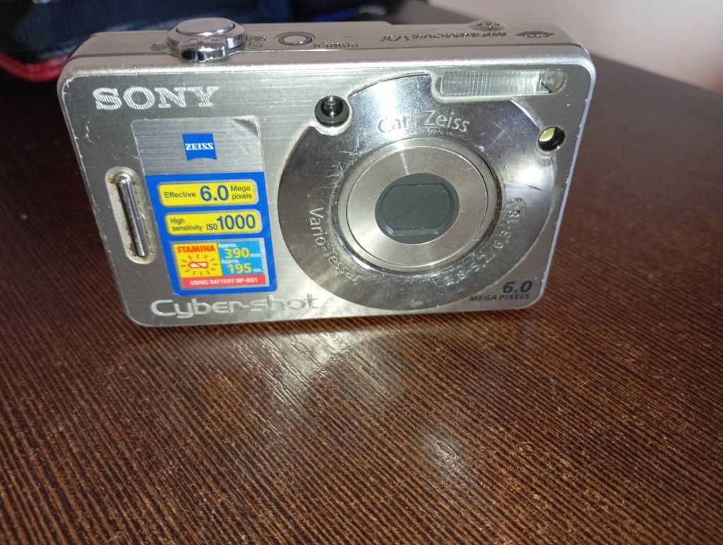 Продам фотоапарат SONY