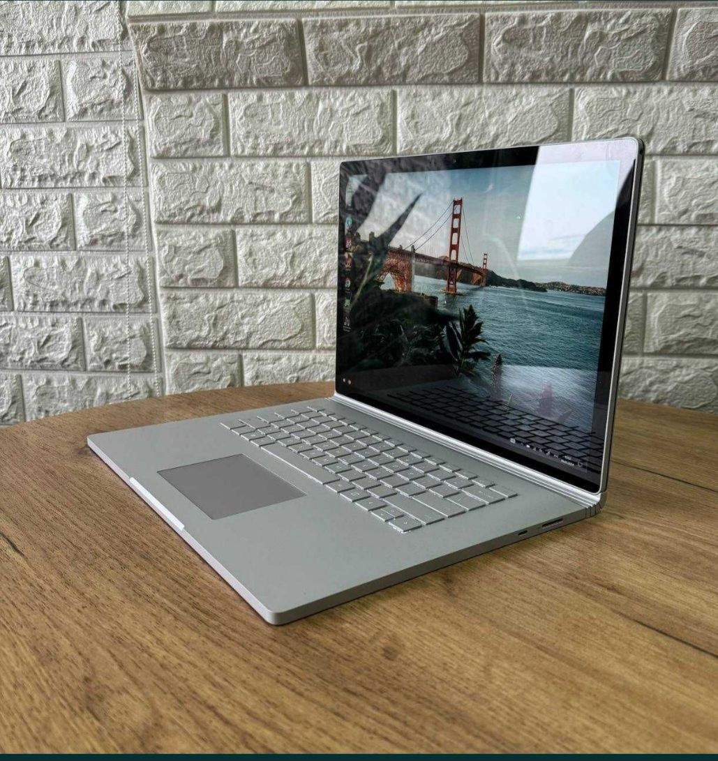 "15"Surface Book 2  i7 8650 16gb GTX1060 6gb
