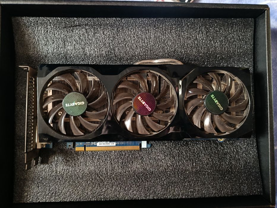 Відеокарта Gigabyte GV-N570OC-13I