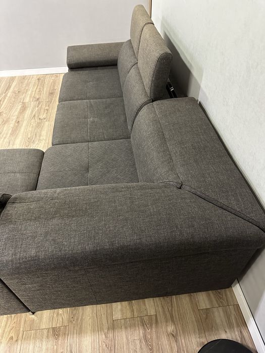 Nowoczesny narożnik w ciemnoszarym kolorze Dostawa