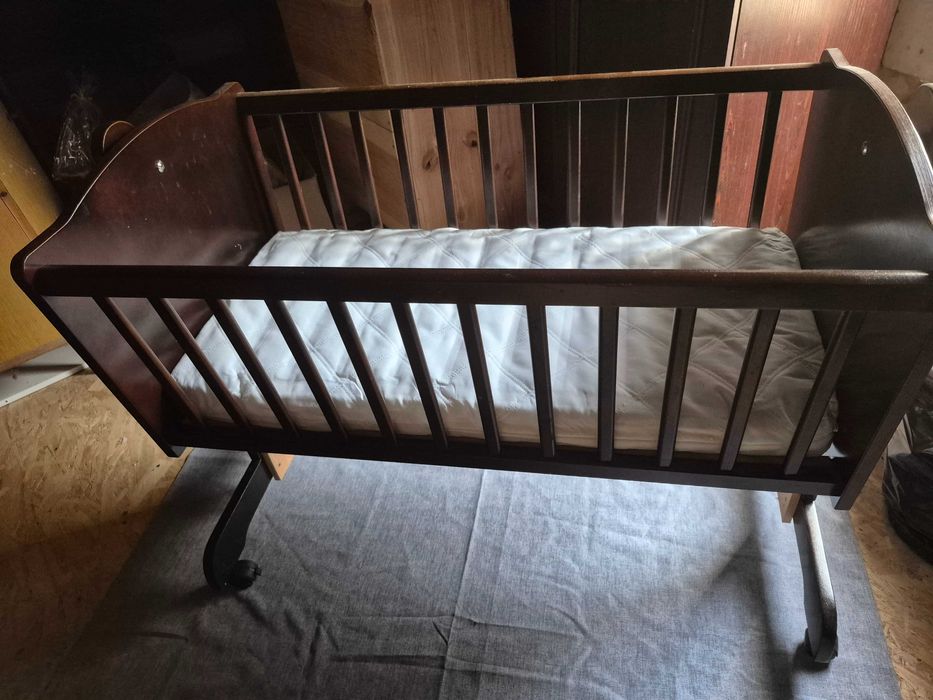 Łóżeczko, kołyska, krzesełko, łóżko