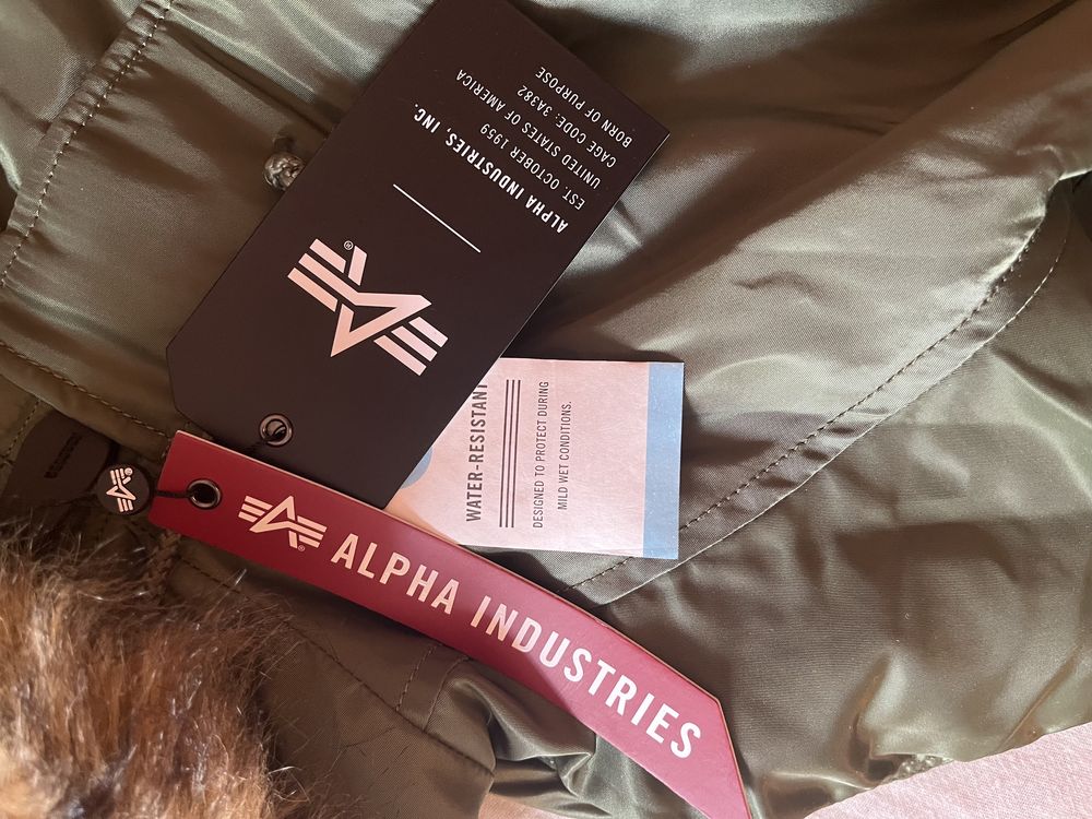 Куртка зимова жіноча ALPHA industries,розмір М