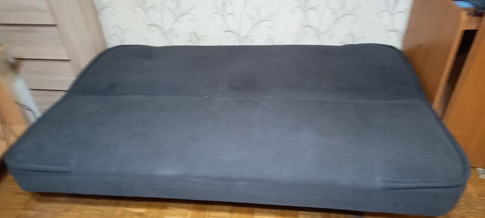 Kanapa rozkładana że skrzynią na pościel
