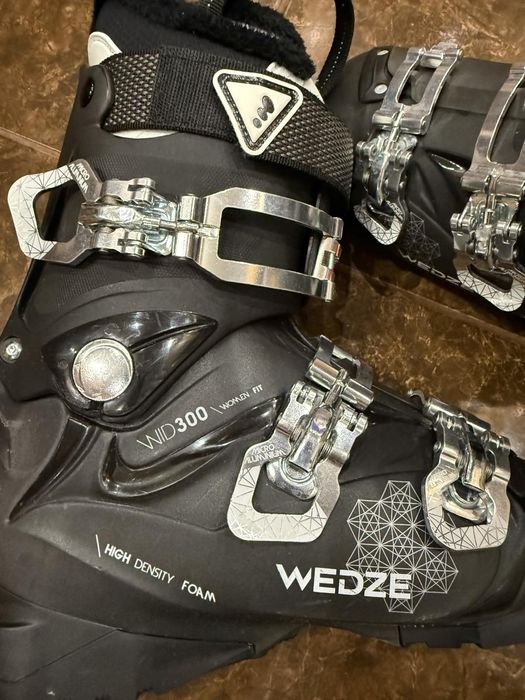 Горнолыжные ботинки