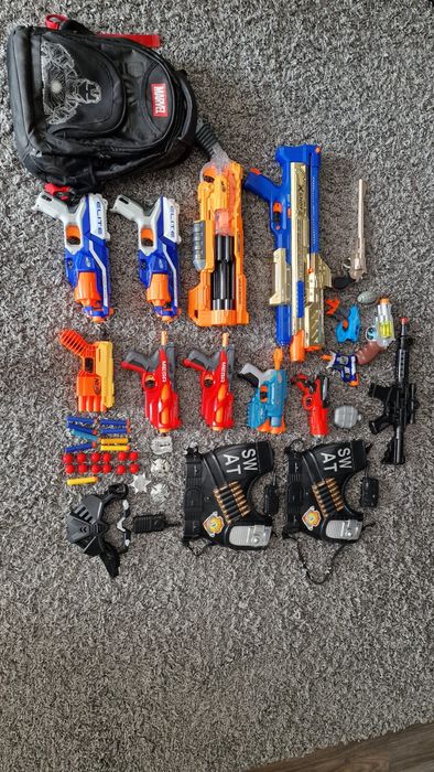 Zestaw pistoletow nerf i inne