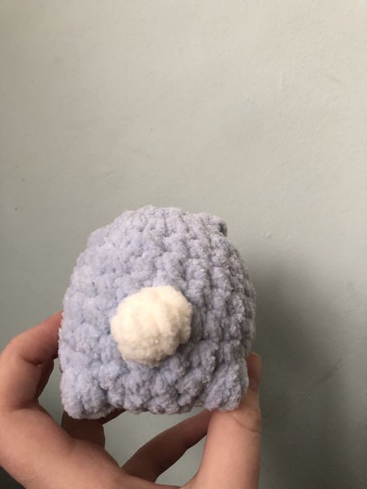 Większy pluszowy królik na szydełku - jasnoszary