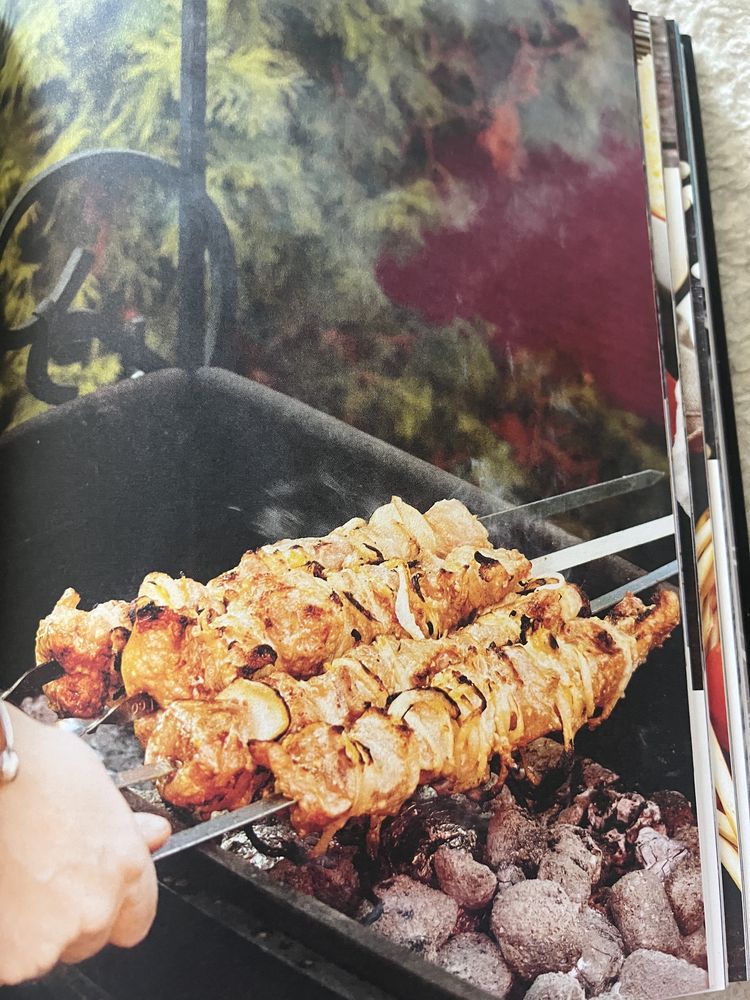 Продам книгу Сто хитів Picante Cooking
