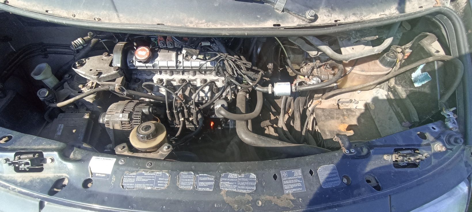 Розборка Рено Еспейс Renault Espace 1999.2.0 бенз|газ