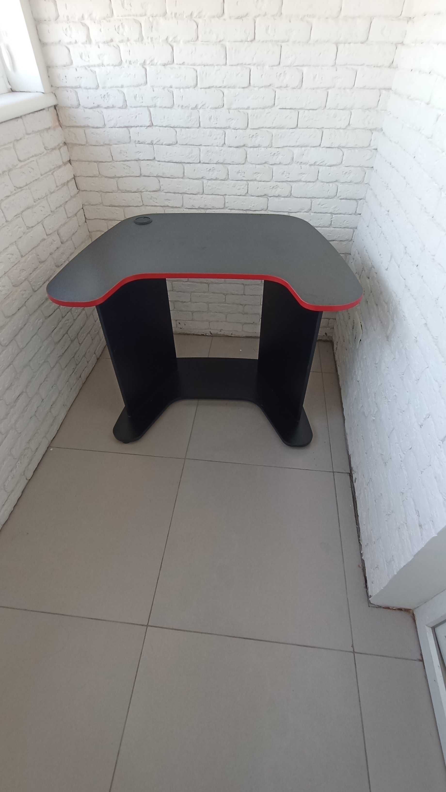 Компьютерный стол. б/у