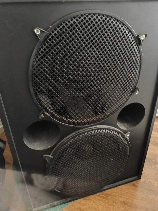 Subwoofer KCS C-218A, bez jednego głośnika. Ten obecny sprawny.