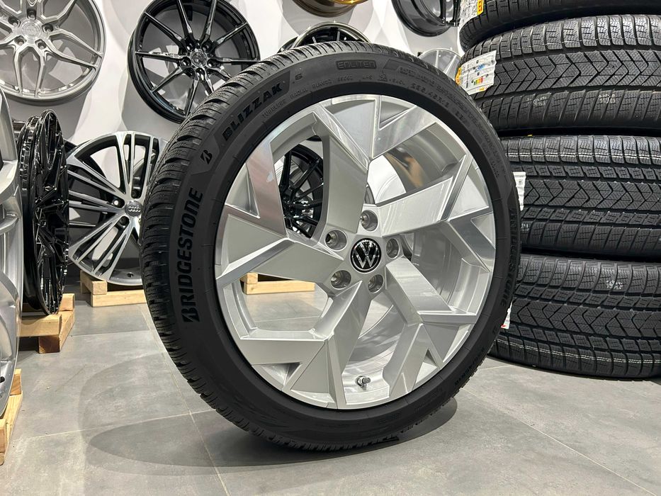 Oryginalne koła zimowe 18 5x112 VW Passat B8 B9 235/45R18 Bridgestone
