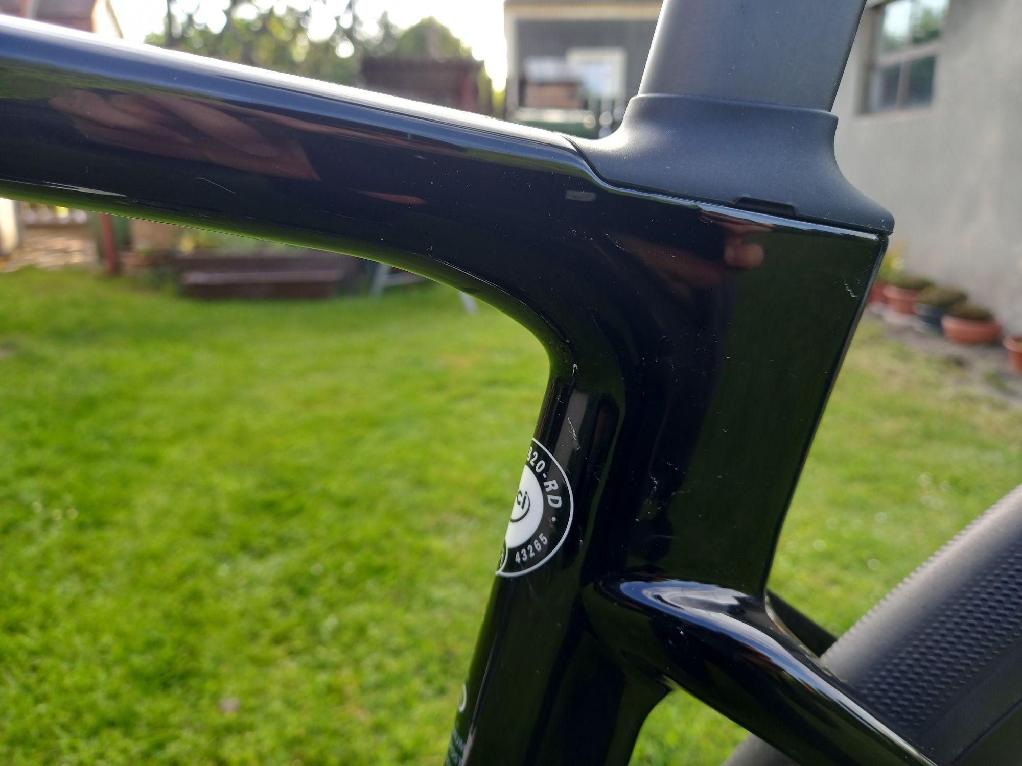 Specialized Roubaix 2021 Future Shock 2.0
