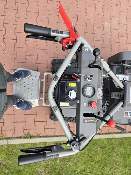 MARCINKOWSCY Profesjonalna kosiarka bijakowa + sterowaniem radiowym