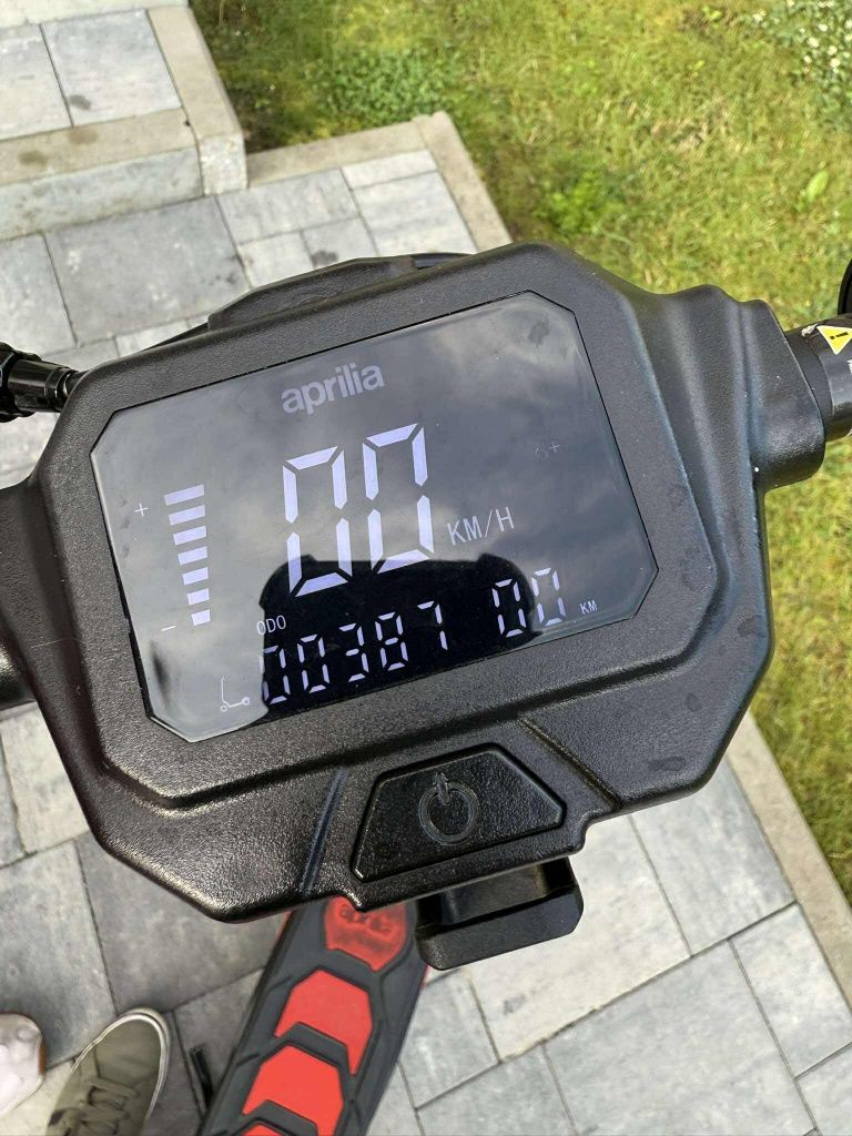 Hulajnoga Aprilia esr1