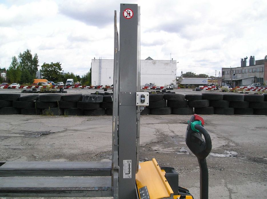 paleciak elektryczny JUNGHEINRICH EMD118 wózek widłowy