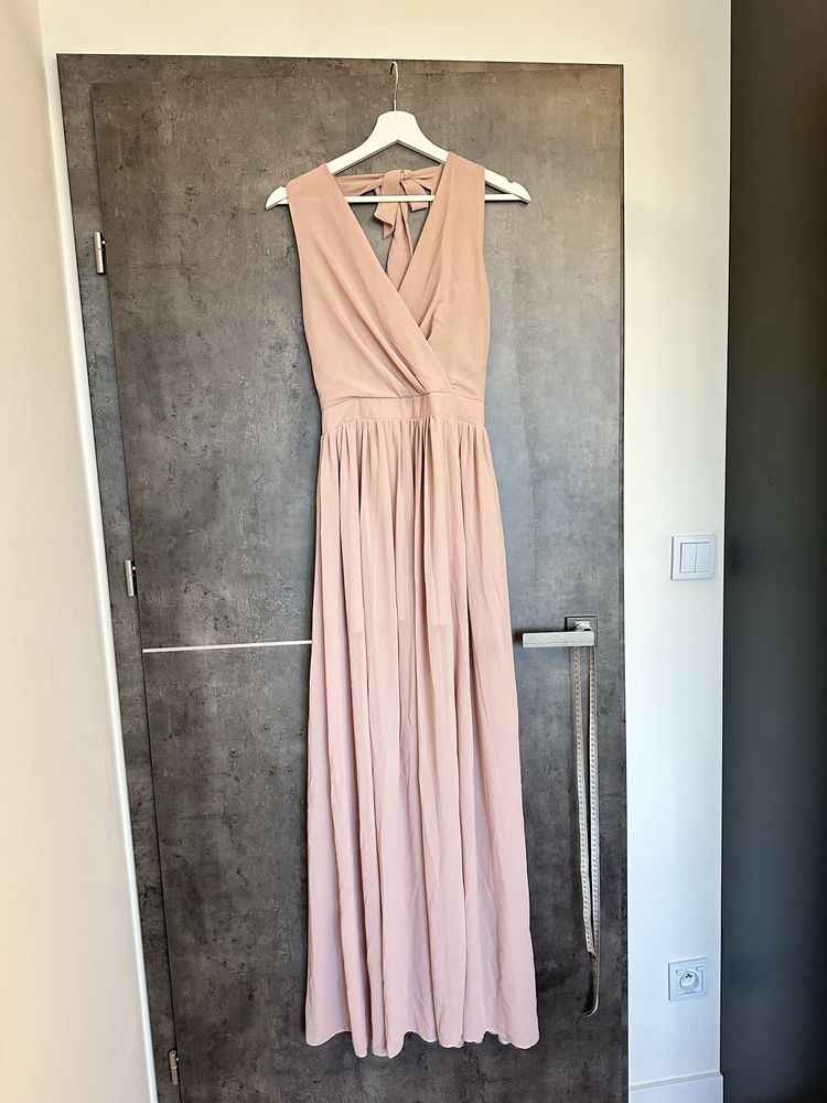 Różowa maxi długa sukienka weselna studniowkowa z rozcięciem