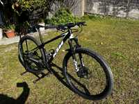 Bicicleta KTM mayroon 29 carbono