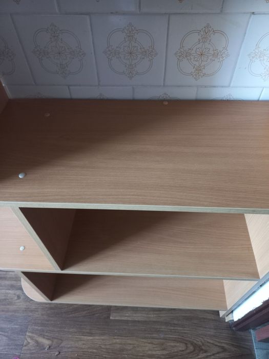 Стелаж в идеальному стані