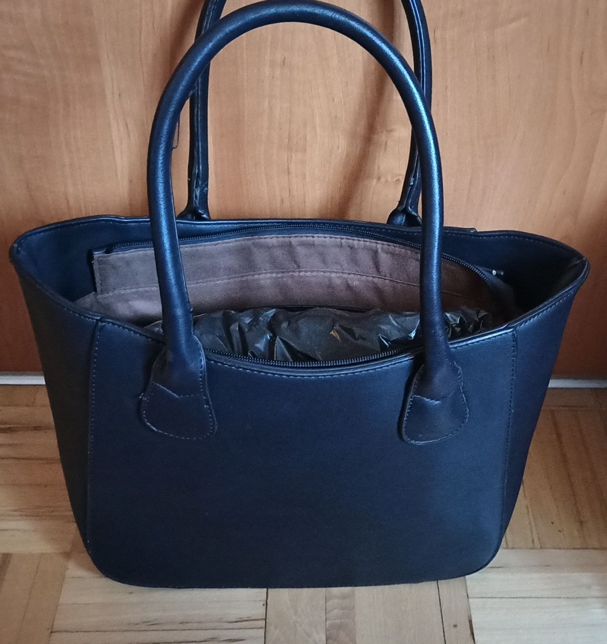 Czarna torebka A4 torba miejska klasyczna