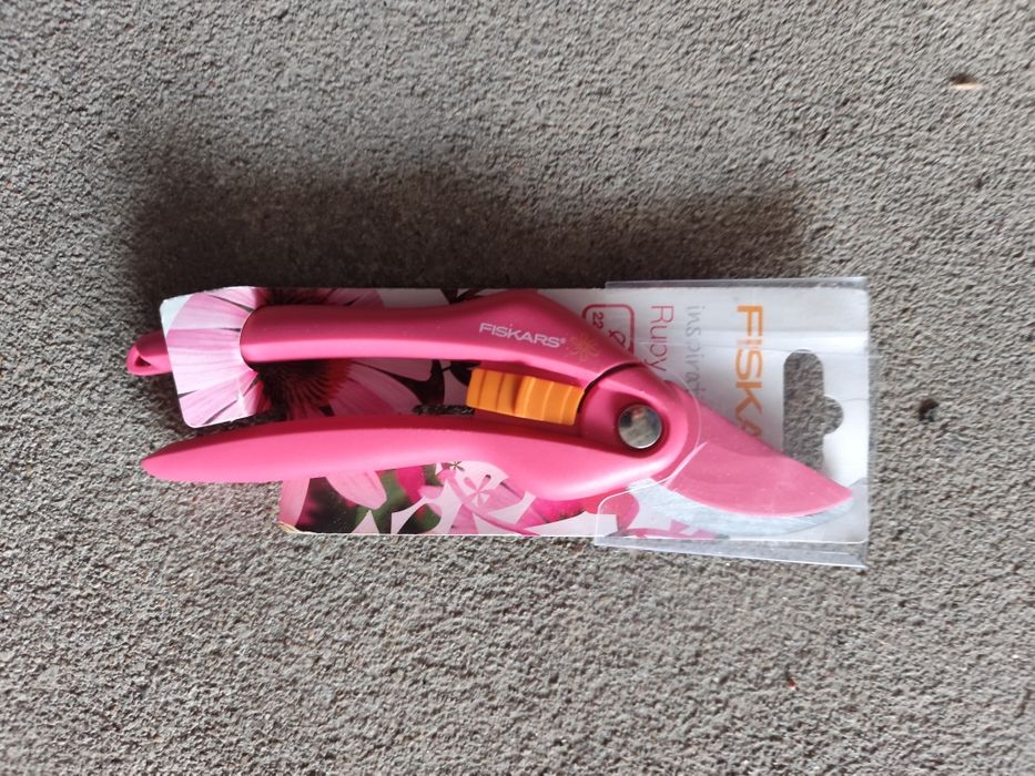 Sekator fiskars nowy wyjątkowy model nożycowy