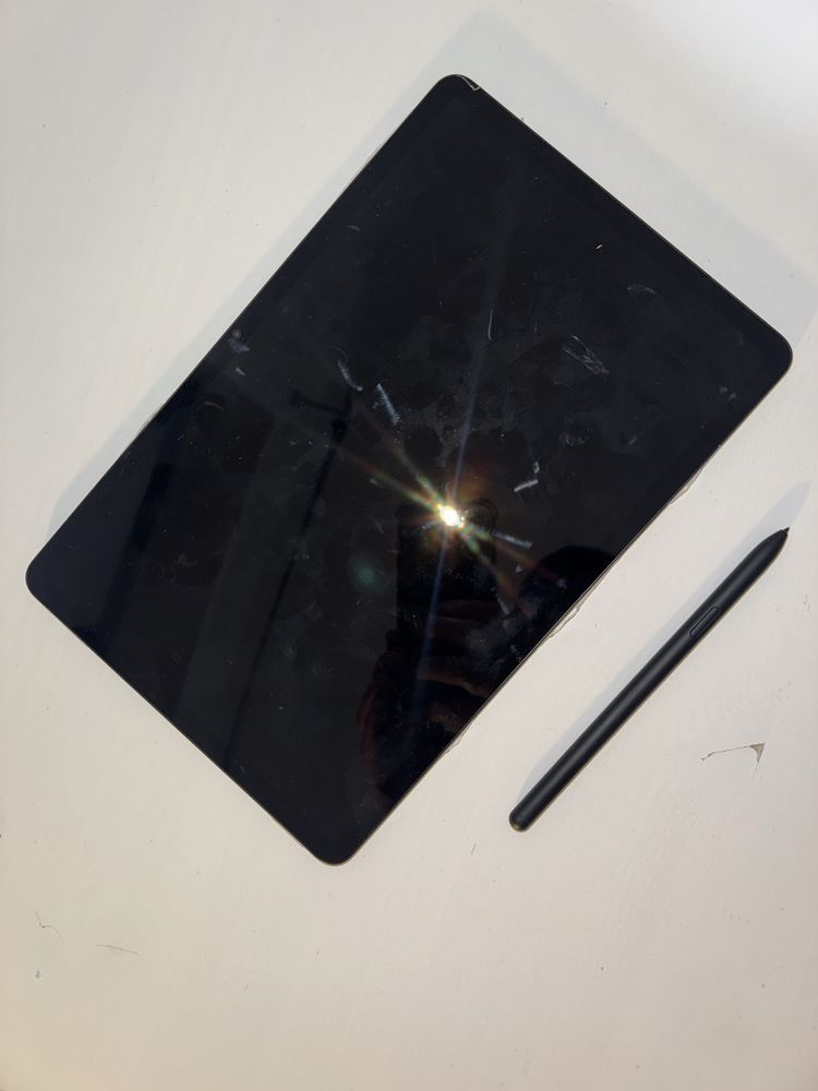 Samsung Galaxy Tab S8 256 GB Stan jak nowy, w folii, etui w zestawie