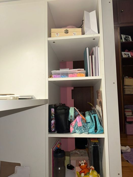 Cama alta, com secretária com 4 gavetas e roupeiro SMÅSTAD (IKEA)