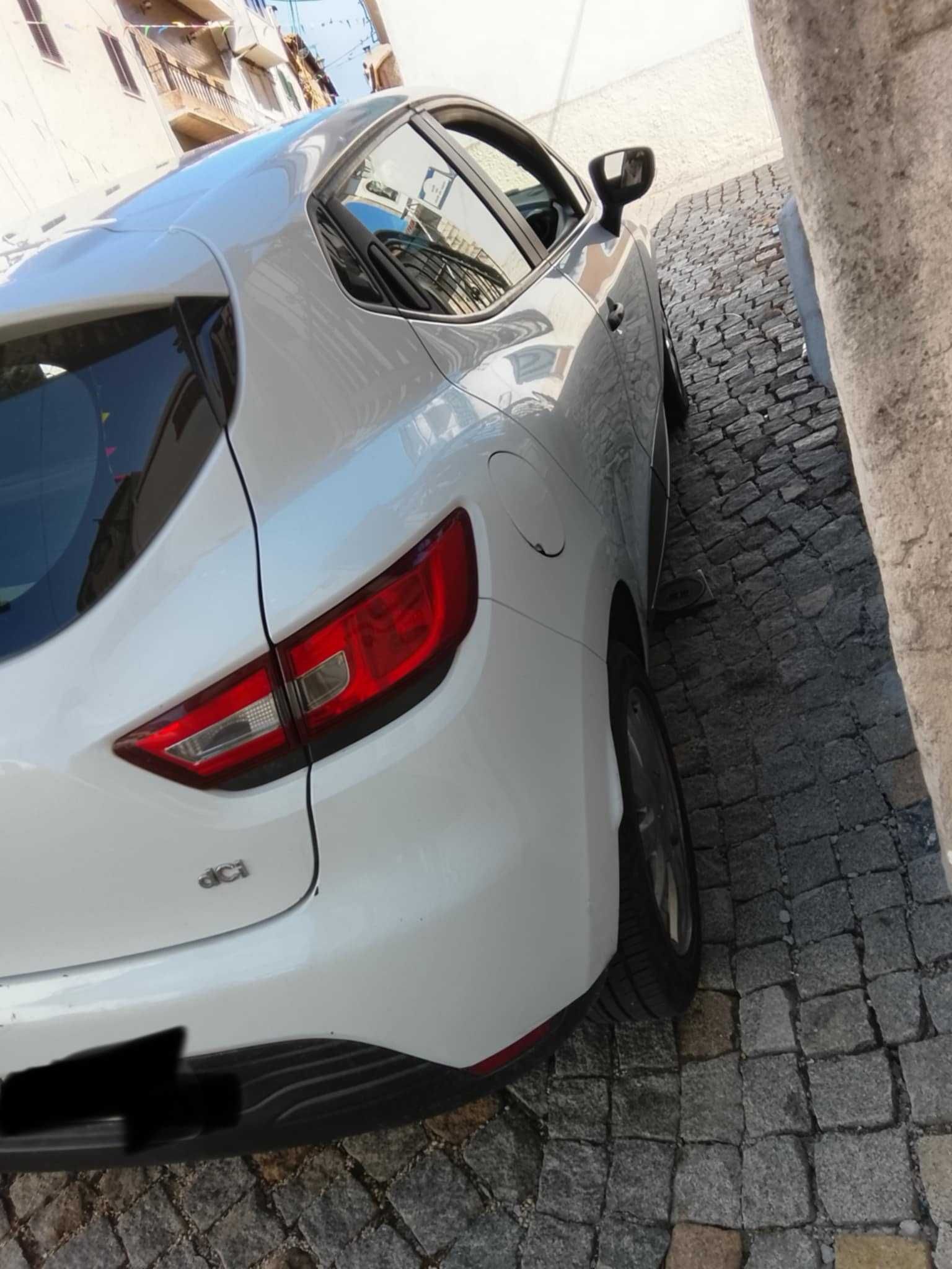 Vendo Renault Clio 5 portas comercial