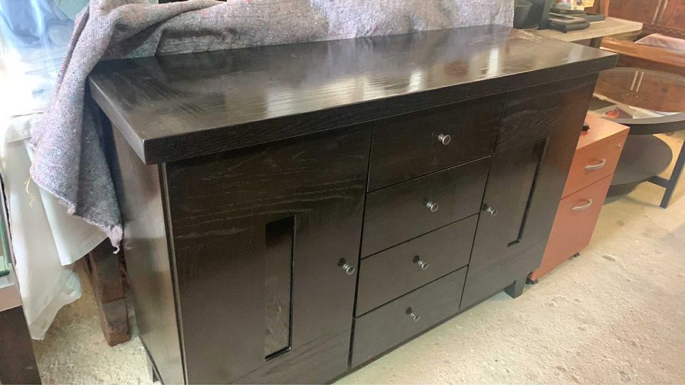 Vendo Aparador preto