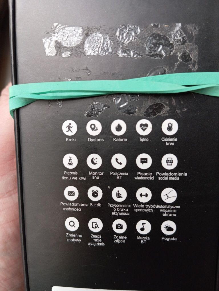 Zegarek smartwatch damski ma wszystkie możliwe funkcje dwa nowe paski