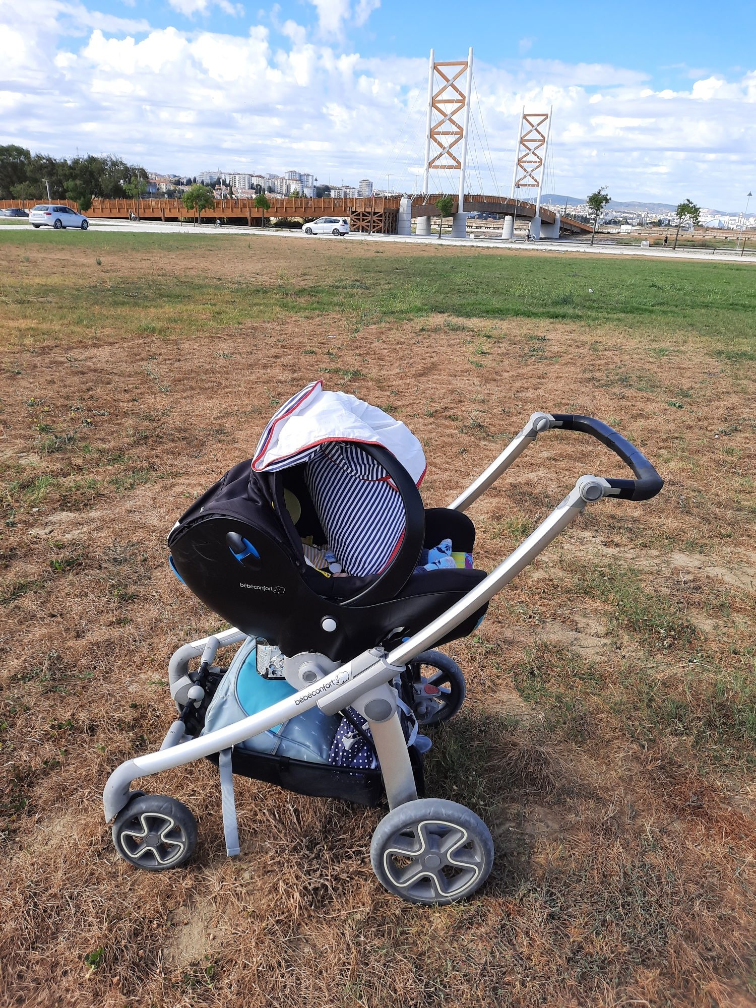 Carrinho bebé Confort Elea 2 em 1