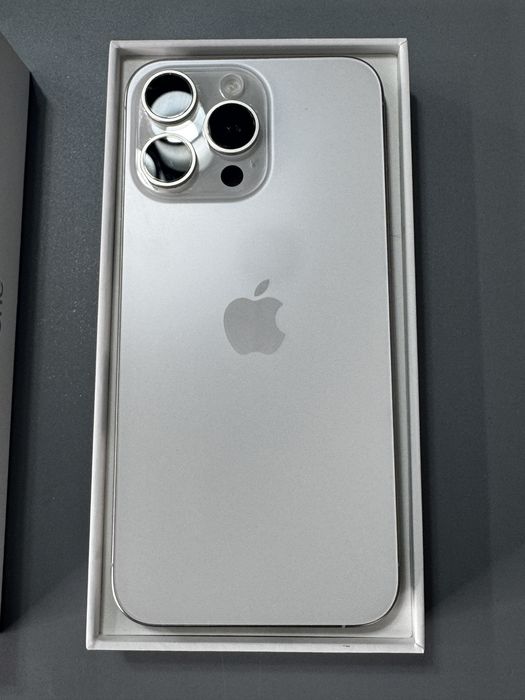 Iphone 15 pro max 256 White Titanium