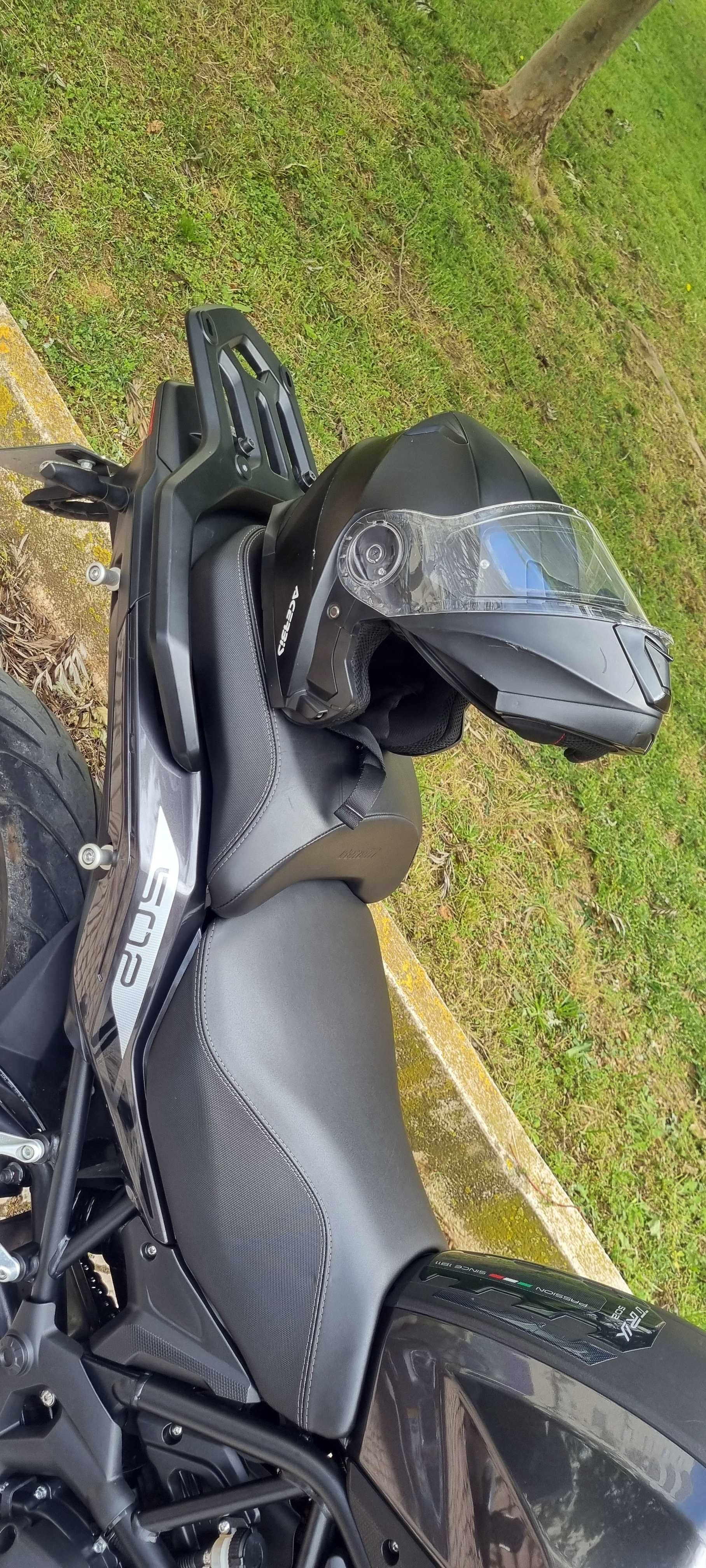 Benelli TRK 502 – ANO 2022 – Menos de 9.600 km